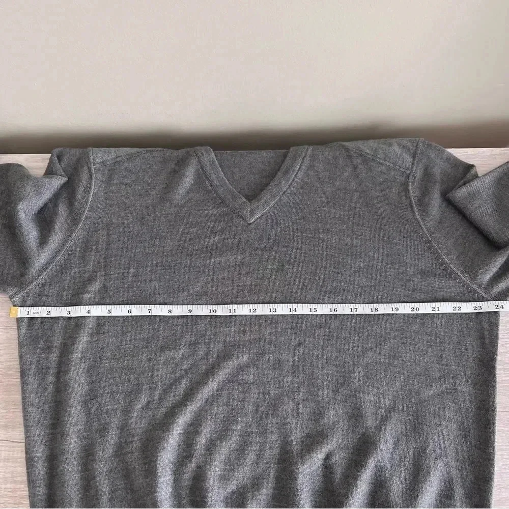 Michael Kors V-Neck Sweater Size XL